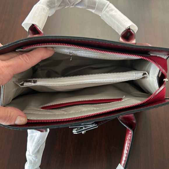 Faux Croc Burgandy Crossbody Handbag NWT - Picture 9 of 17